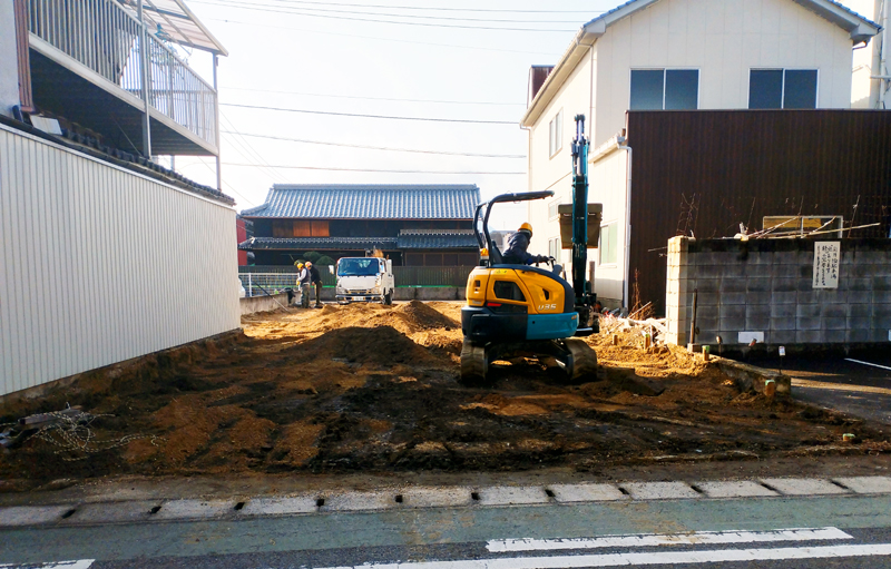 戸建て住宅解体後のアスファルト舗装、ライン引き、駐車番号の設置工事